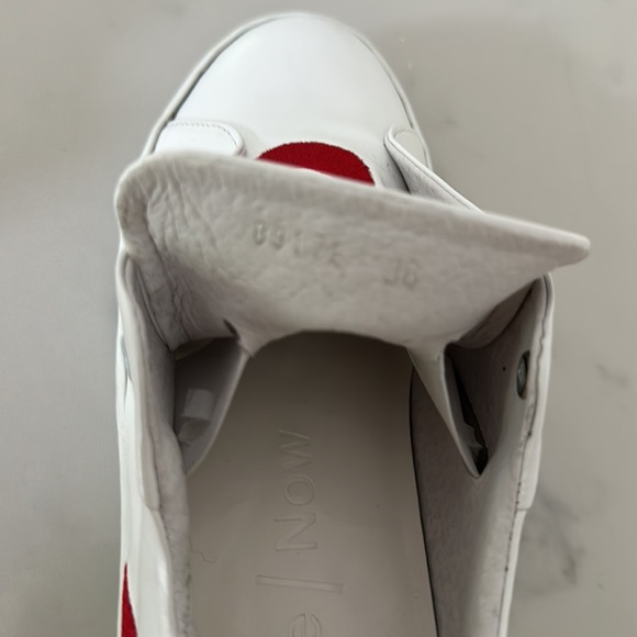 Here/ Now brand size 36 (5 1/2) white leather w/red Embroidered “kiss” detail - Picture 7 of 9